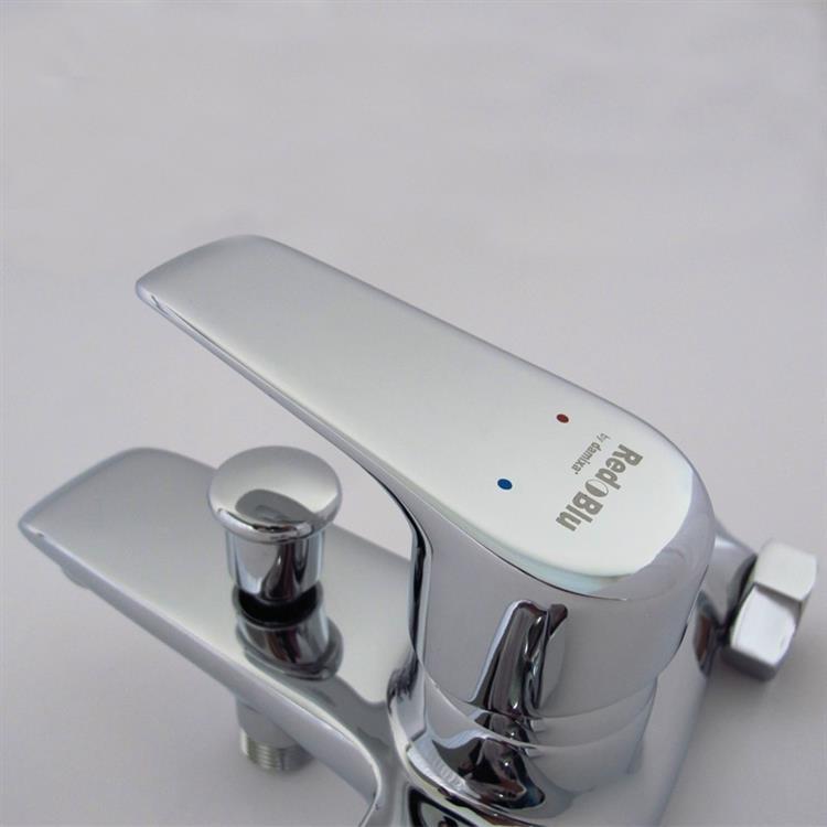 Wall mounted water diverter bath faucet mixer